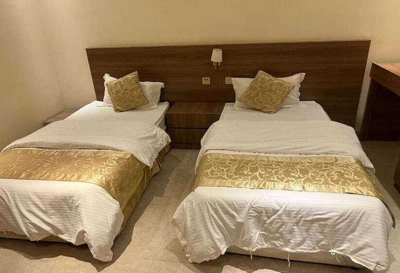 بنسيون Oyo 637 Home Jood Apartments