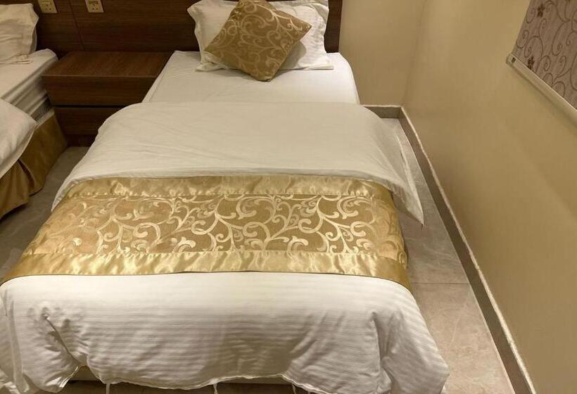 بنسيون Oyo 637 Home Jood Apartments