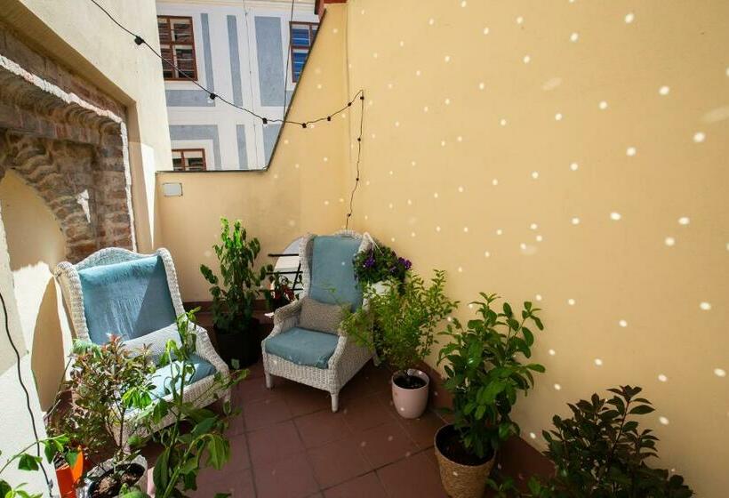 Women S Only Hostel   Female Only