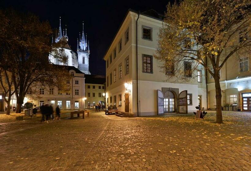 Women S Only Hostel   Female Only