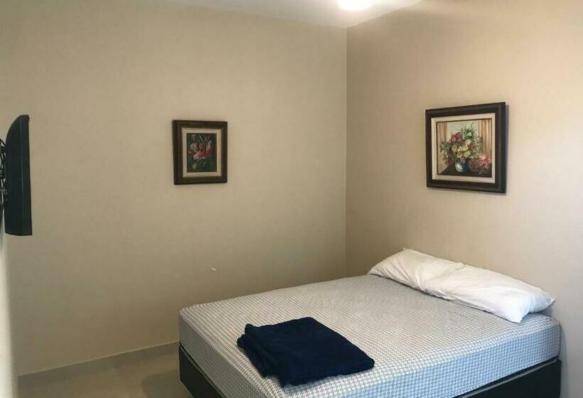 הוסטל Pousada Dourados De Itaúna