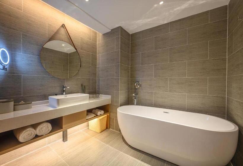 Atour Hotel Dongguan Songhan Lake