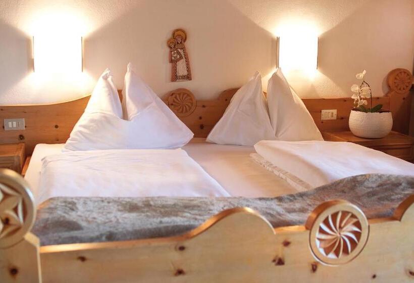 Ferienwohnungen St Hippolyt Mit Hallenbad