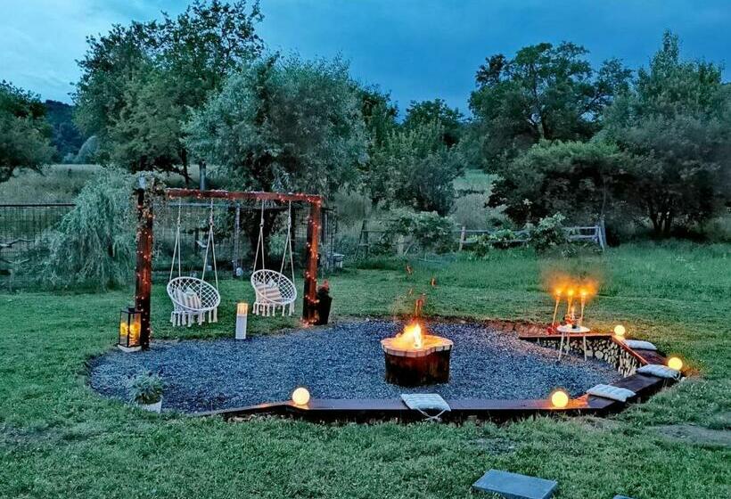 فندق Agropensiunea La Bunici