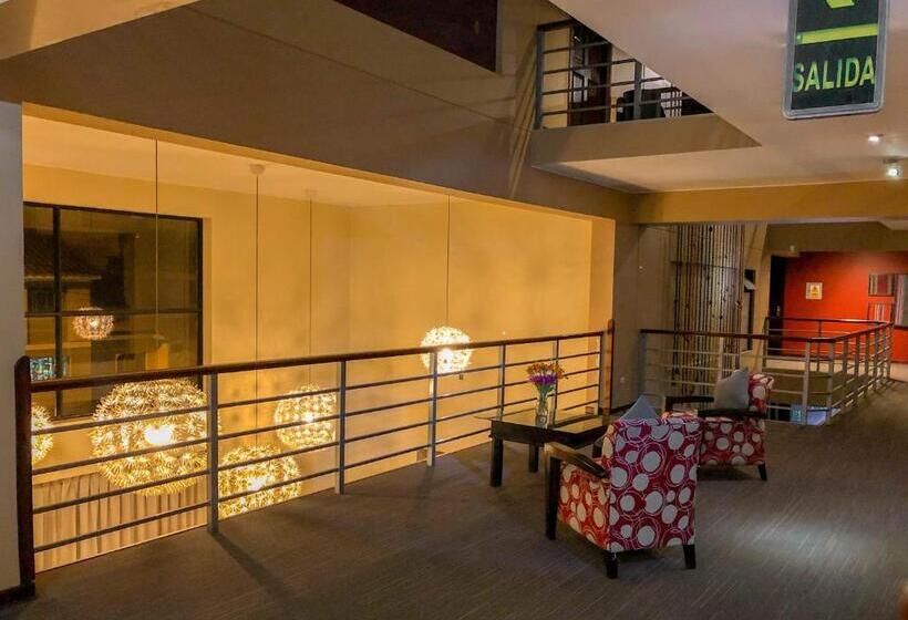 ホテル Apu Mountain Lodge Cuzco