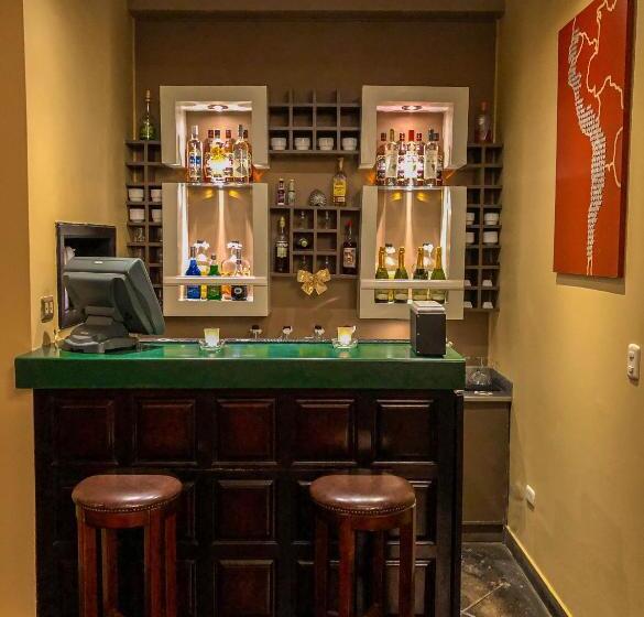 ホテル Apu Mountain Lodge Cuzco