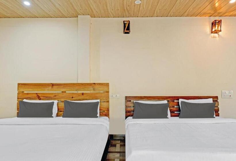 בית מלון כפרי Collection O 88138 Furbish Waterfall Resort