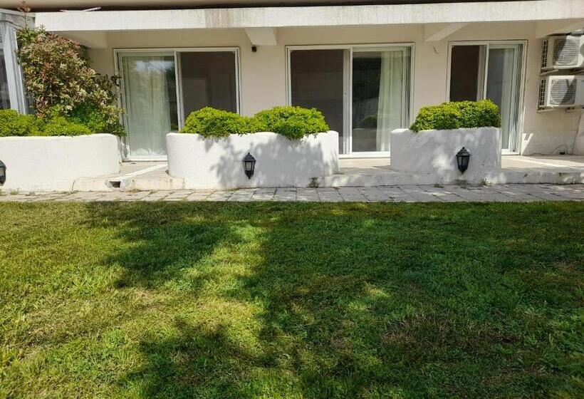 ホテル Near Oludeniz Beach Cozy Room With Kitchen