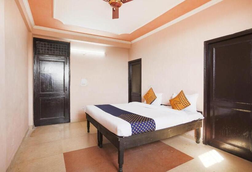 ホテル Spot On 75328 Sanrac Residency