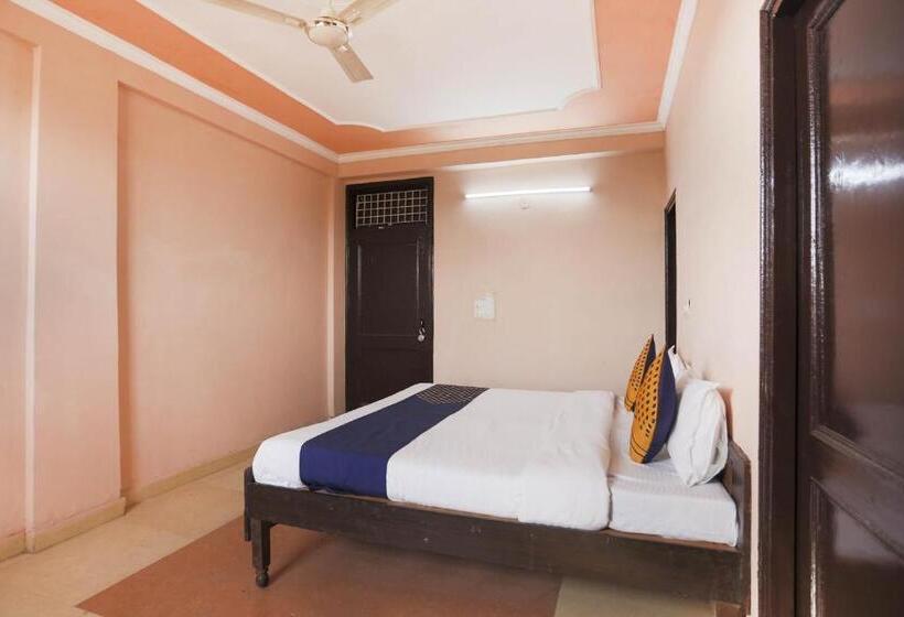 ホテル Spot On 75328 Sanrac Residency