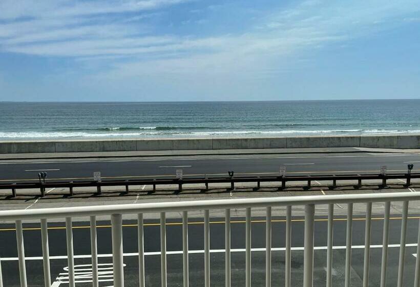 Oc North Beach Ocean Front Condo With Spectacular Views