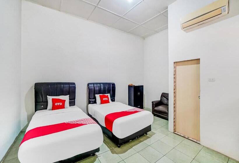 Oyo 90834 Hotel Anugrah