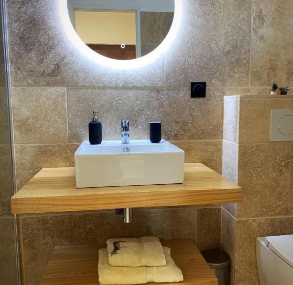 بنسيون Le Petit Chapitre