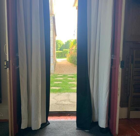 بنسيون Le Petit Chapitre