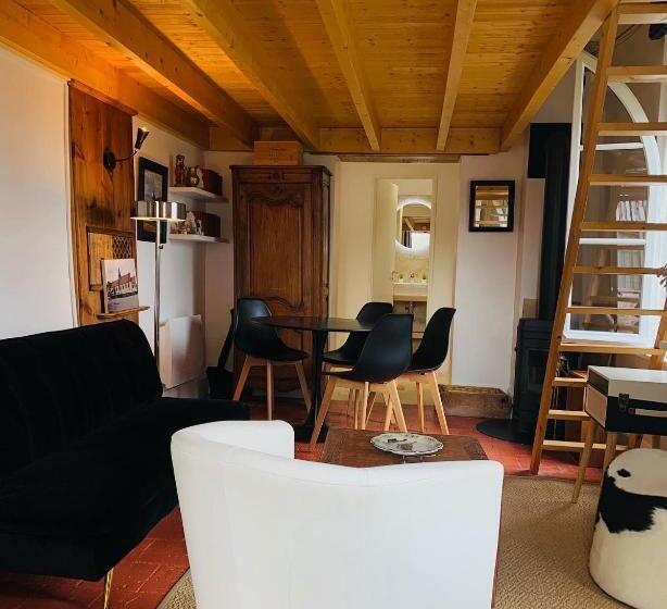 بنسيون Le Petit Chapitre