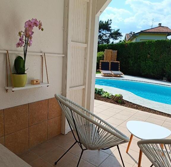 펜션 Picnic Room And Pool