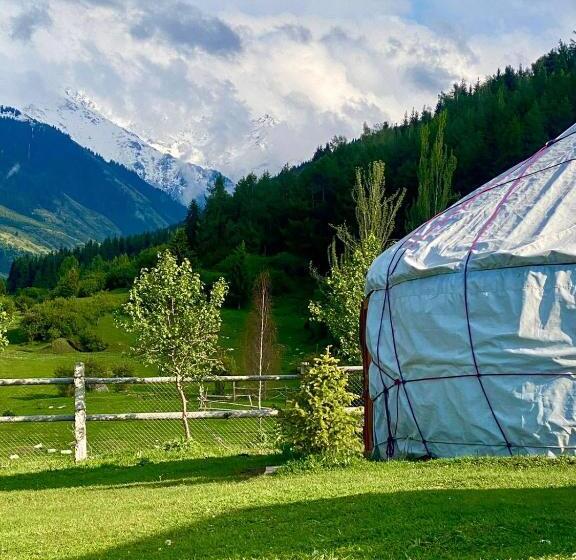 استراحتگاه Karakol Yurt Village
