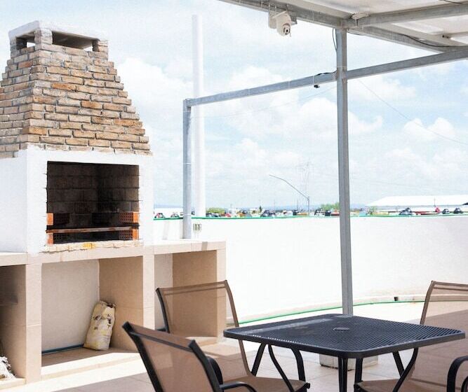 住宿加早餐 Suites Apodaca