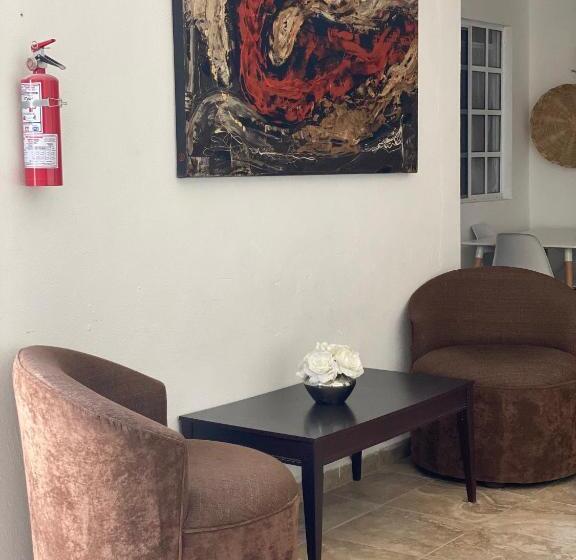 住宿加早餐 Suites Apodaca