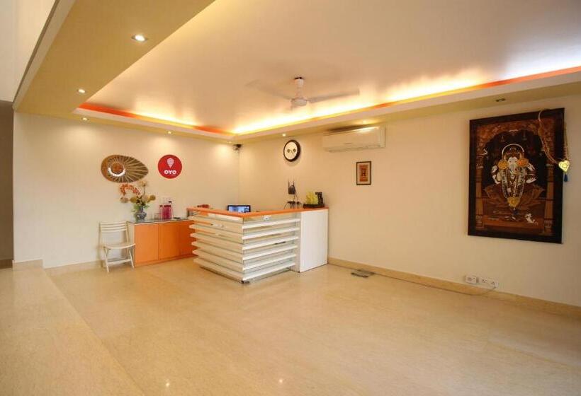 Collection O 8704 Hotel Sakshi