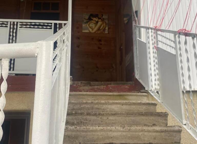 هتل Guest House Bee