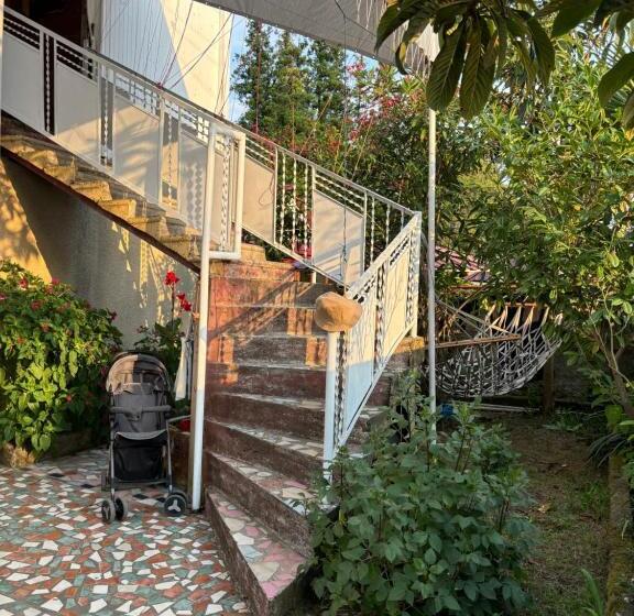 هتل Guest House Bee