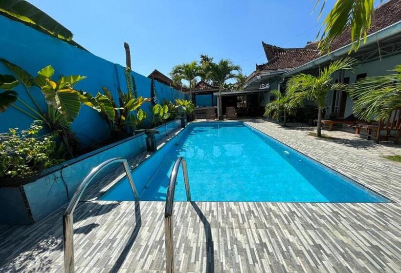 هتل Capital O 92615 Villa Utama D Alas Purwo