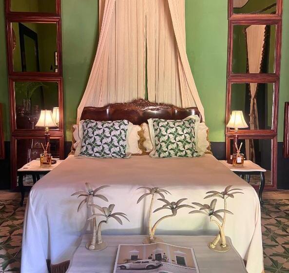 هتل Coqui Coqui Meson De Malleville Valladolid