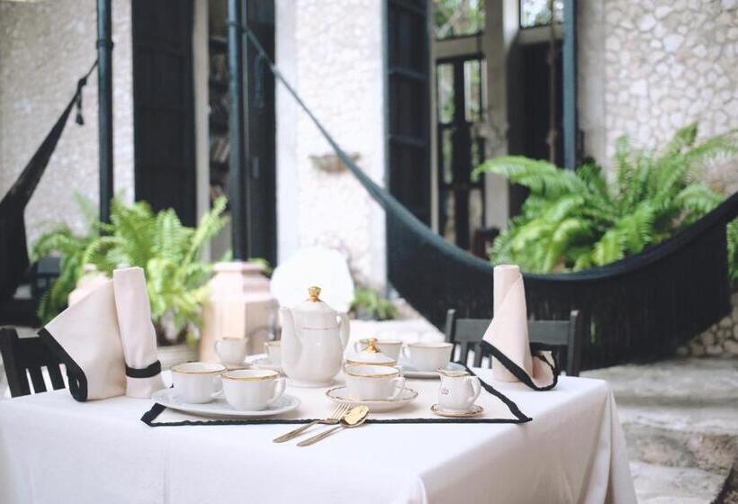 هتل Coqui Coqui Meson De Malleville Valladolid