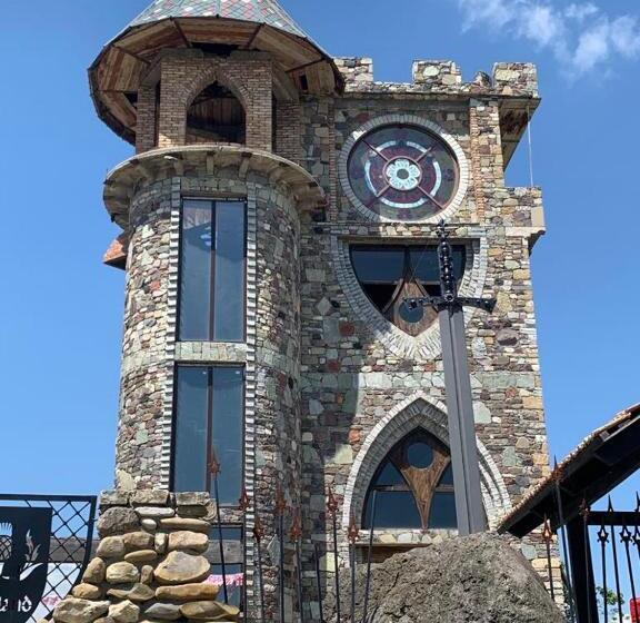 هتل Golden Cradle