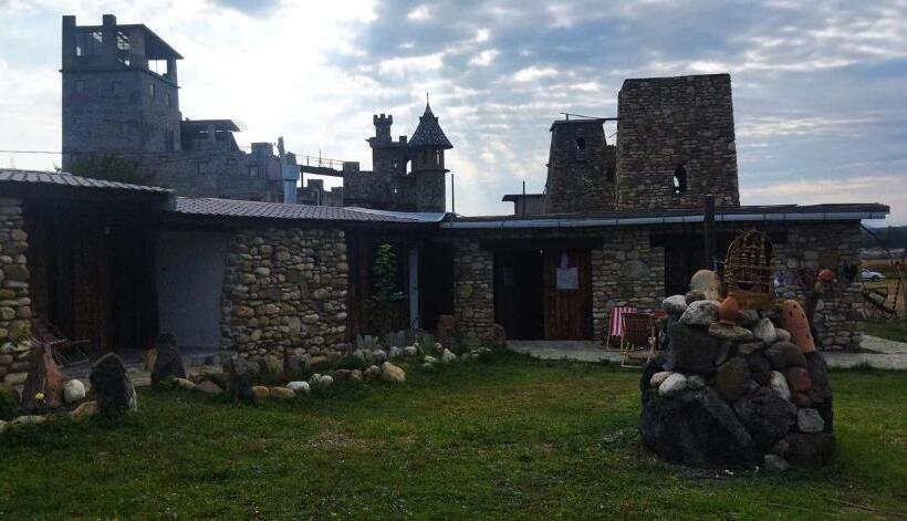 هتل Golden Cradle