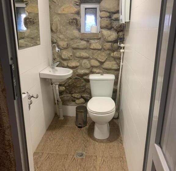 هتل Golden Cradle