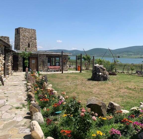 هتل Golden Cradle