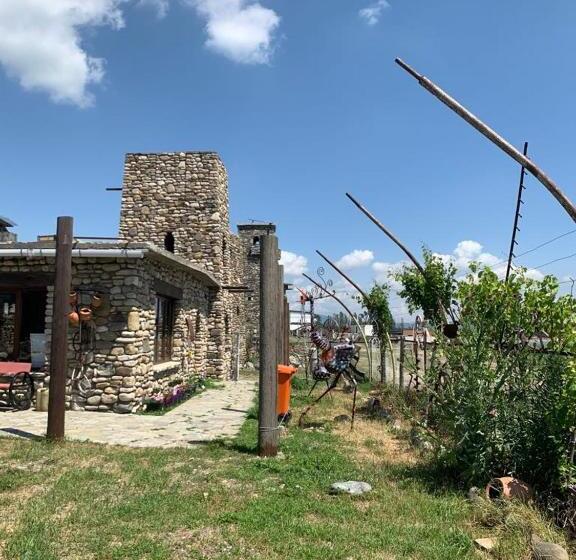 هتل Golden Cradle