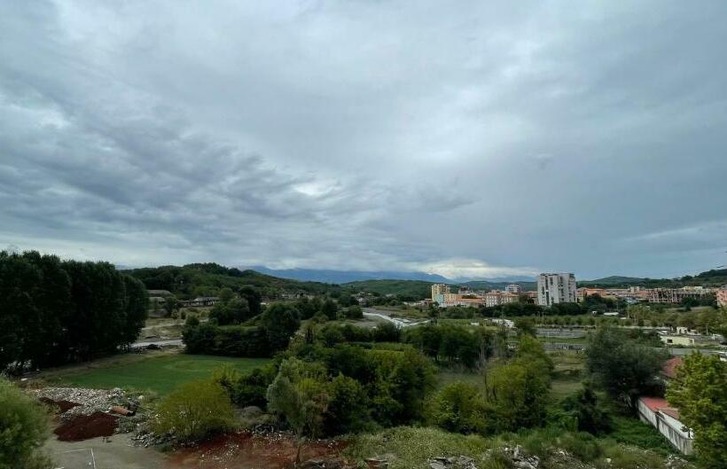 בית מלון כפרי Kthella Resort