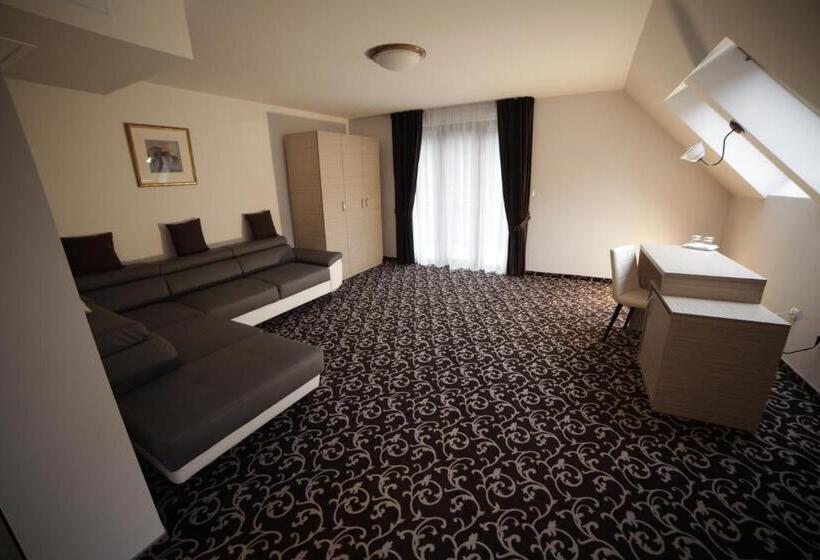 בית מלון כפרי Zana Vaii