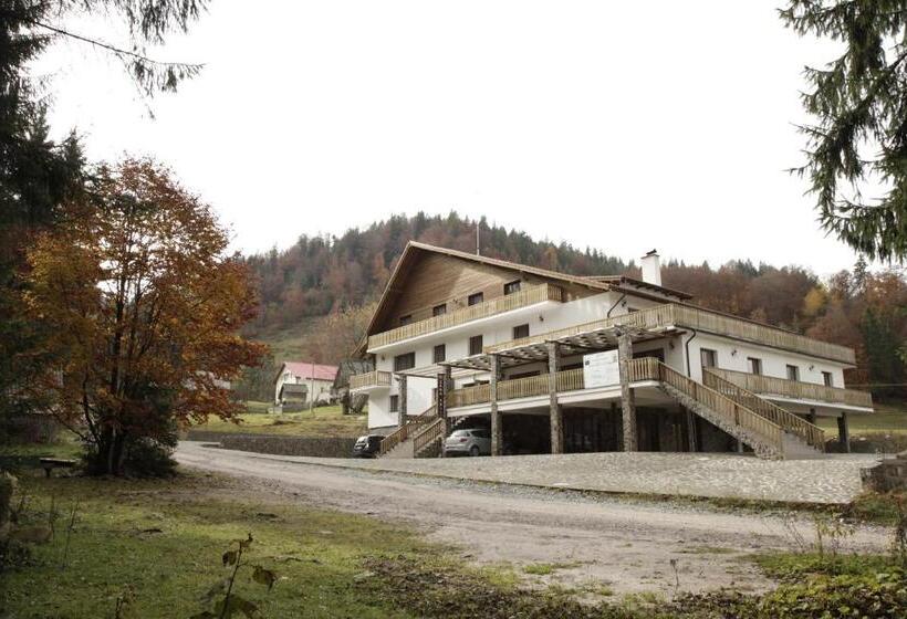 בית מלון כפרי Zana Vaii