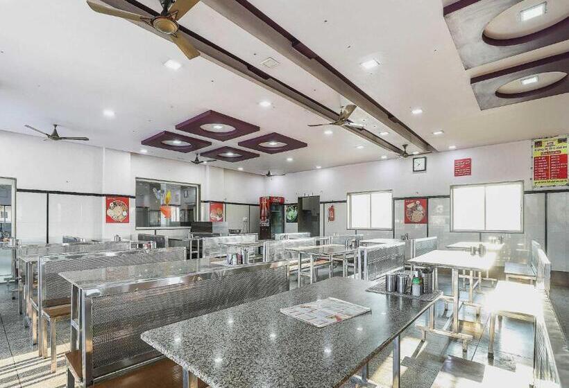 Oyo Flagship Hotel Honest