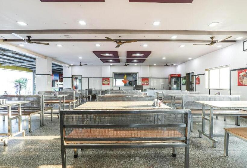 Oyo Flagship Hotel Honest