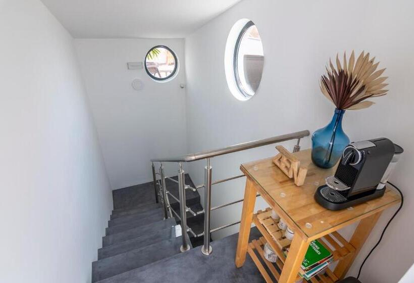 פנסיון Beach & Sea Guesthouse