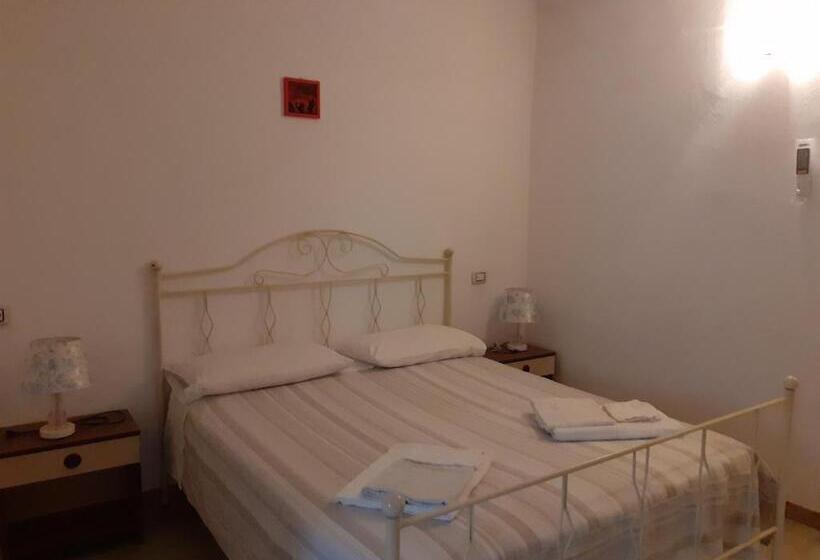 膳宿费 Guest House Santa Rosalia