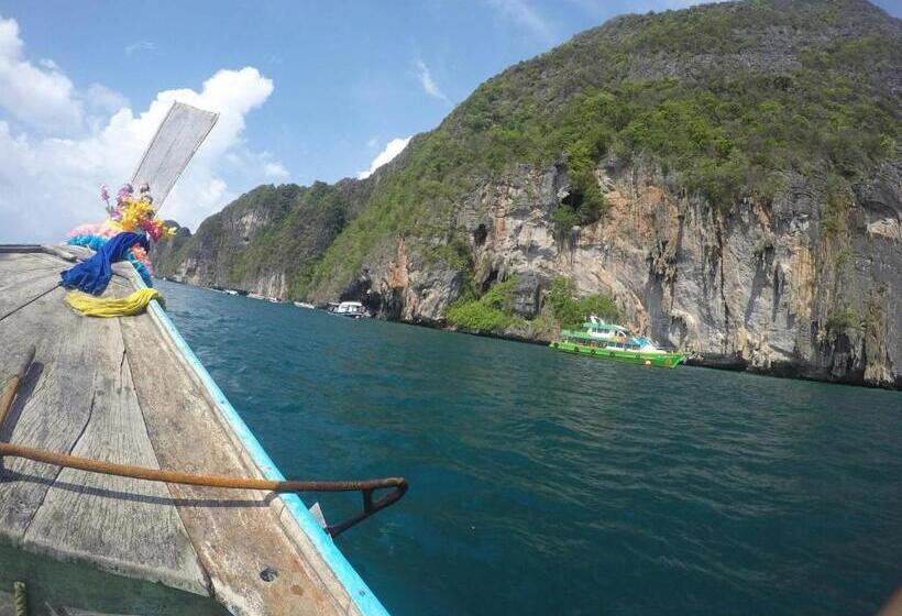 펜션 Lux Guesthouse