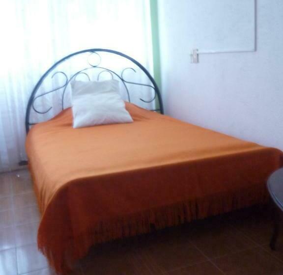 بنسيون Mandarina Hostal