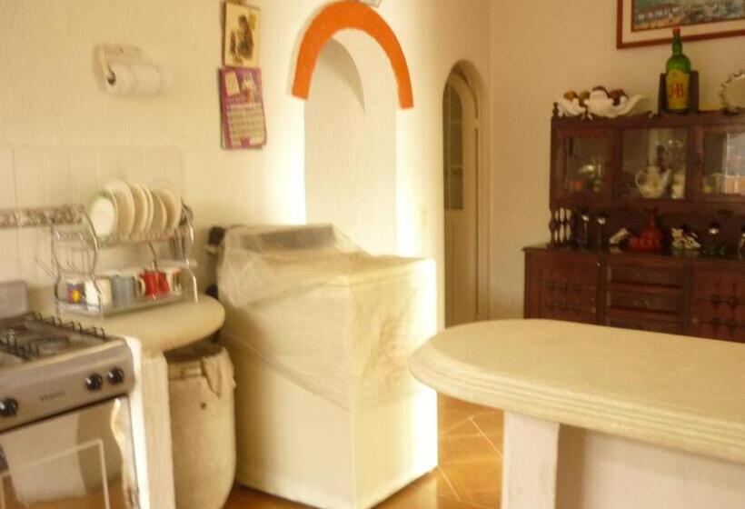 بنسيون Mandarina Hostal