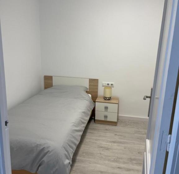 Пансион Old Town Oliva Guest Apartment