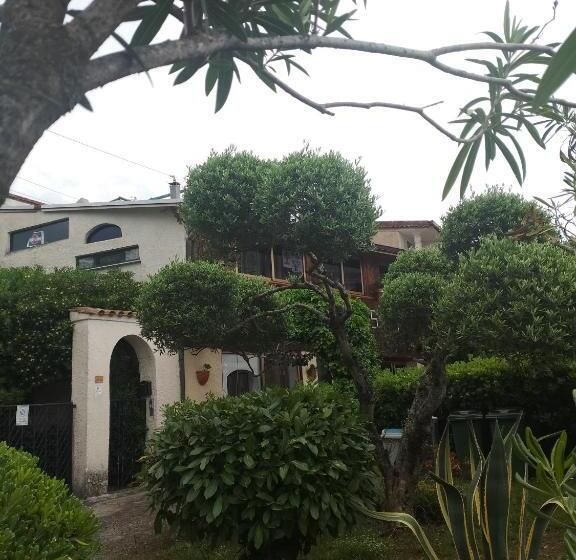 膳宿费 Guest House Santa Rosalia