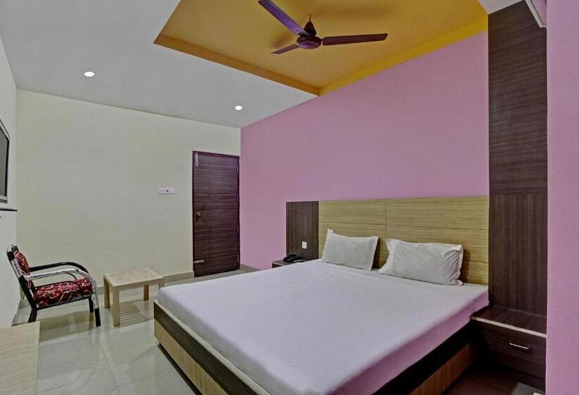 Spot On 43123 Hotel Ss Park