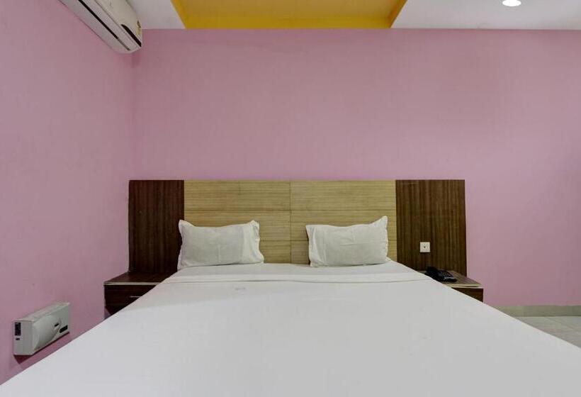 Spot On 43123 Hotel Ss Park