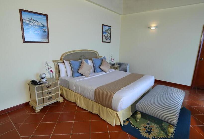 Albander Hotel & Resort