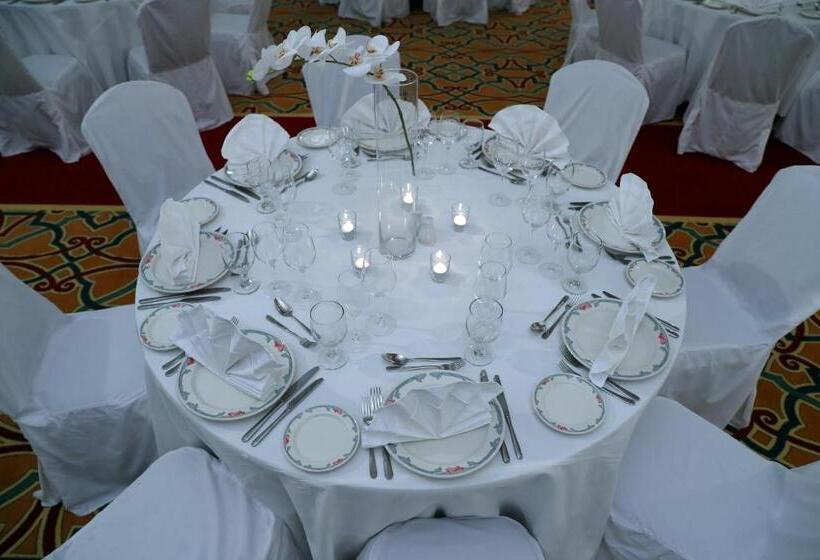 Albander Hotel & Resort